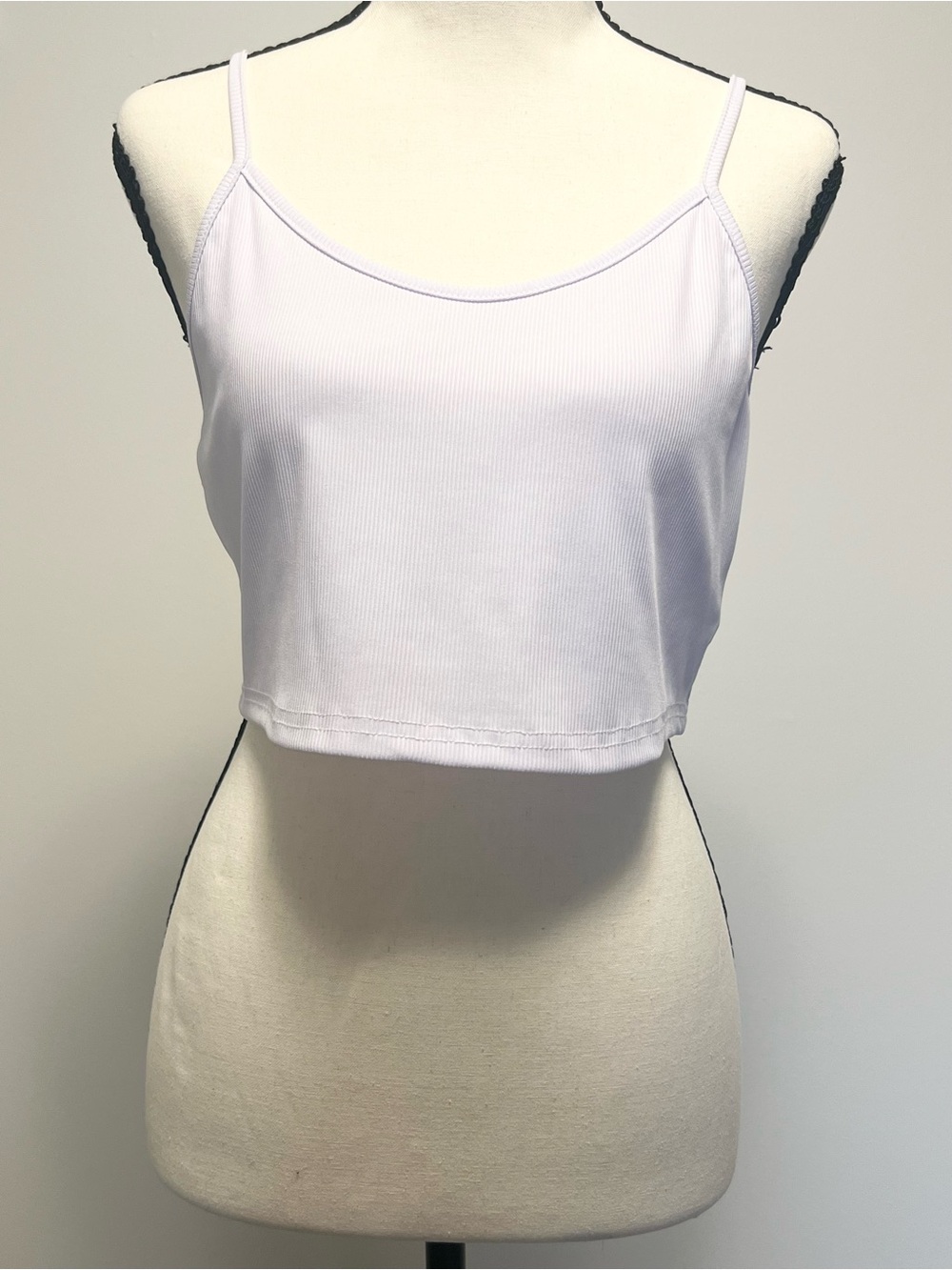 SHEIN White‎ Ribbed Spaghetti Strap Crop Top